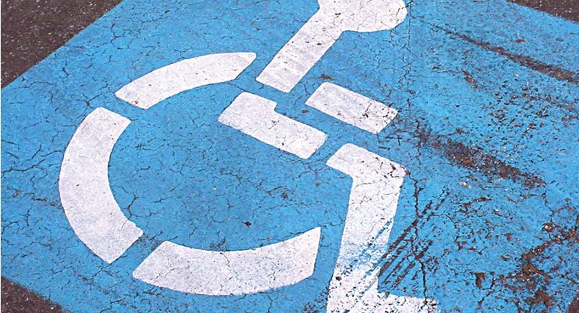 Nie odbieraj niepełnosprawnym miejsc parkingowych 