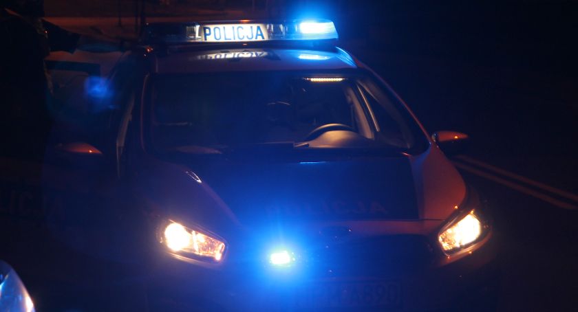 Pijany i bez odblasku szedł poboczem DK63. Mieszkaniec gminy Kolno tłumaczył, że wraca z więzienia