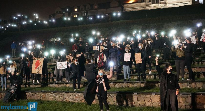 Tłumy podczas drugiego dnia Strajku Kobiet w Łomży [VIDEO i FOTO]
