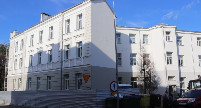 Pierwsze efekty termomodernizacji kamienicy przy ul. Wojska Polskiego 15/17 [FOTO]