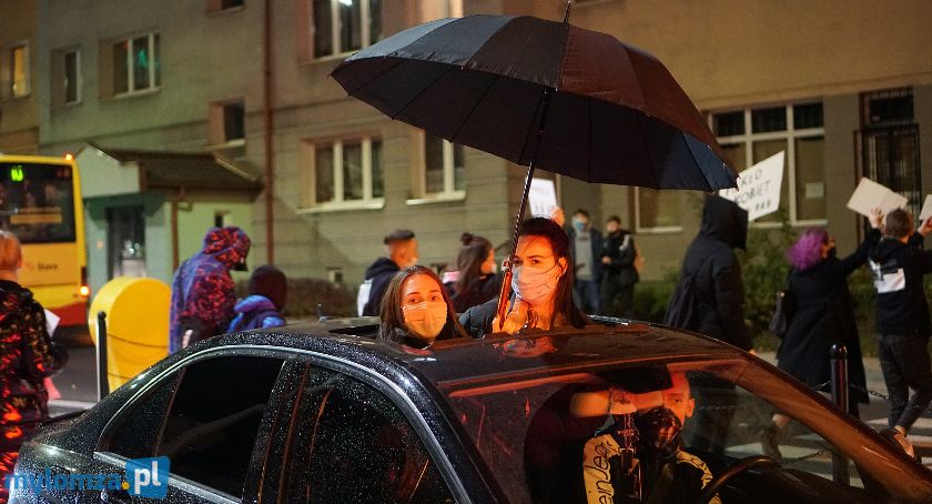 Łomżynianki nie odpuszczają! Protest pieszo-samochodowy [FOTO i VIDEO]