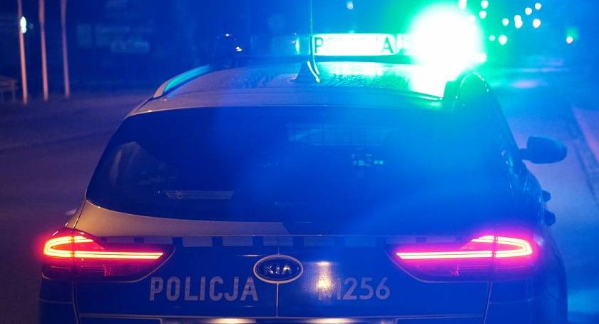 Łomża. 25-latek jechał autem będąc pod wpływem alkoholu i narkotyków. Był agresywny i miał amfetaminę