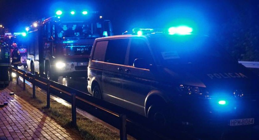 Mieszkaniec naszego powiatu wjechał do rowu i zasnął w aucie. Miał ponad 3 promile! 