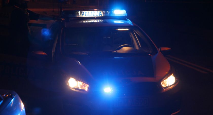 Kobieta z małym dzieckiem zabłądziła w lesie