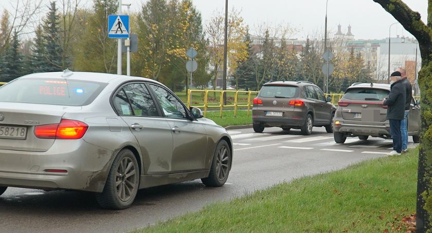 Potrącenie na Piłsudskiego. Pieszy trafił do szpitala [FOTO]