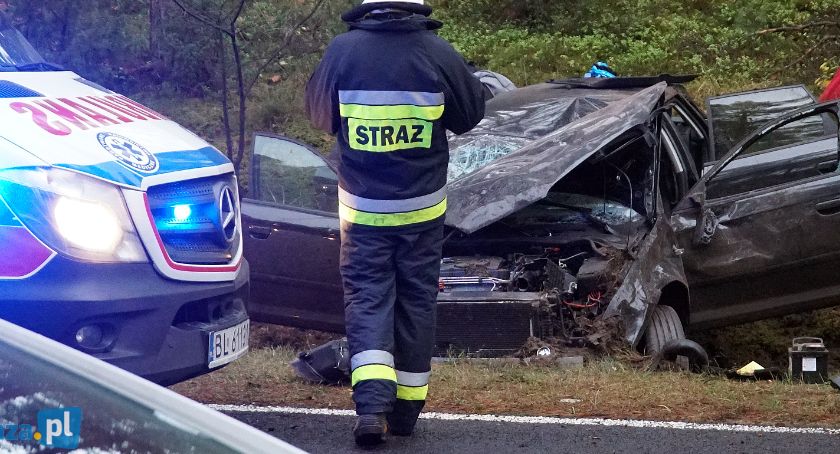 Wypadek za Kuziami. Audi wypadło z drogi [FOTO]
