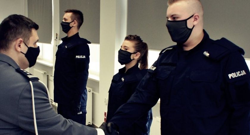Nowi funkcjonariusze w szeregach łomżyńskiej policji [FOTO]
