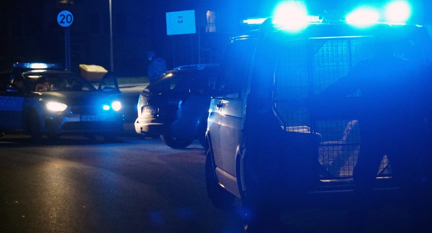 Kompletnie pijany wjechał w latarnię [FOTO]