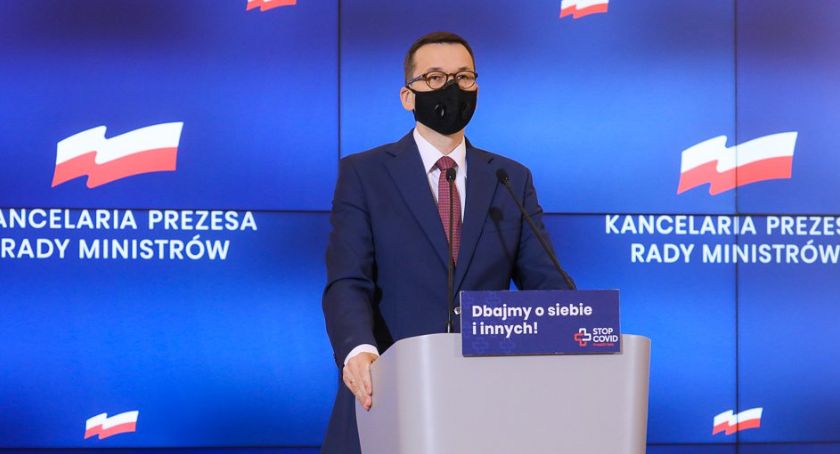 Premier ogłasza 100 dni solidarności. Co z galeriami handlowymi, nauką i feriami zimowymi?