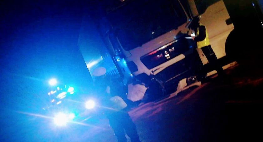 Wypadek na trasie Łomża – Stawiski. Dwie osoby w szpitalu