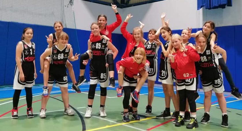 Kolejne zwycięstwo UKS 4 Łomża w Mazowieckiej Lidze U12 [FOTO]