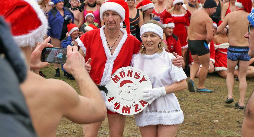 No i to są Mikołajki! Łomżyńskie Morsy morsowały dla podopiecznych POW [VIDEO i FOTO]