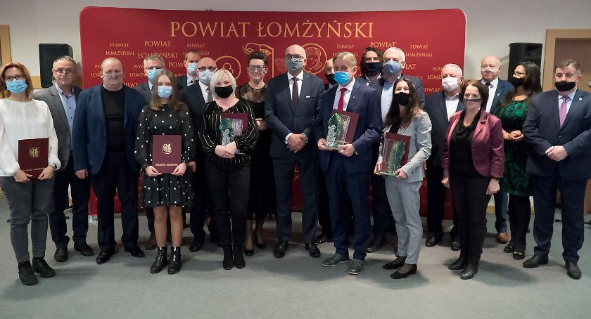Wręczono stypendia i nagrody Starosty Łomżyńskiego [VIDEO i FOTO]