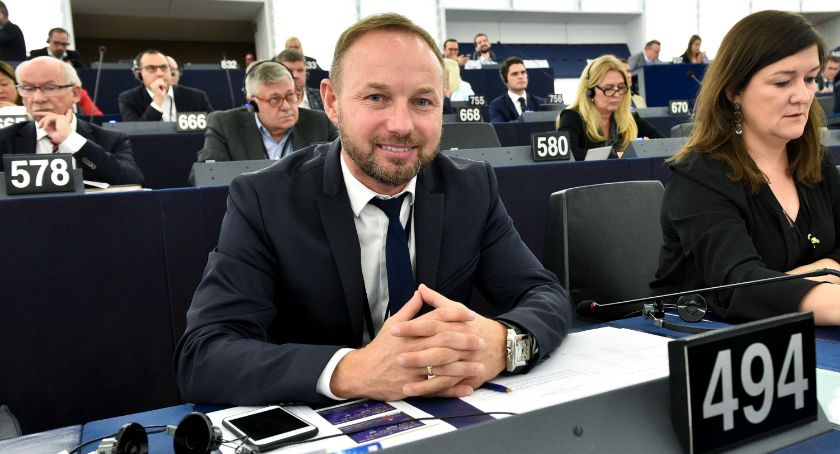 Były piłkarz, a obecnie polityk, Czy to gra? Wywiad z Tomaszem Frankowskim
