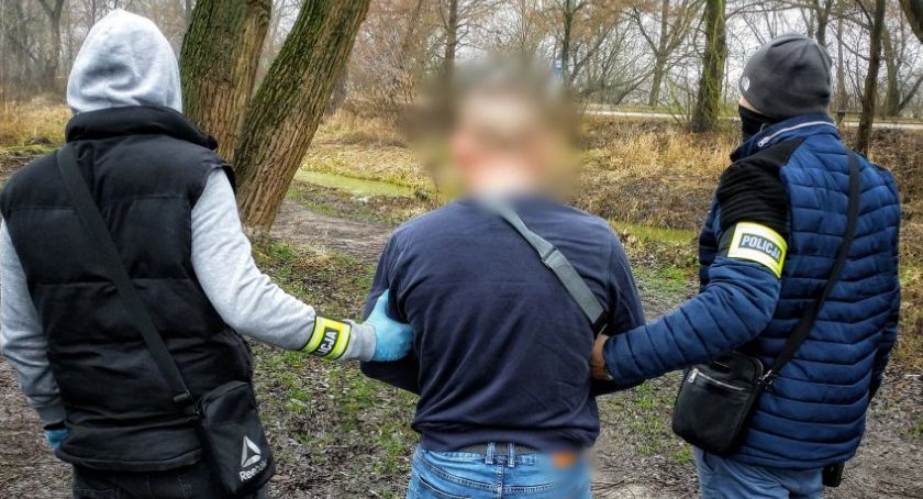 Łomżyńscy policjanci zatrzymali włamywacza. Sprawa jest rozwojowa [FOTO]