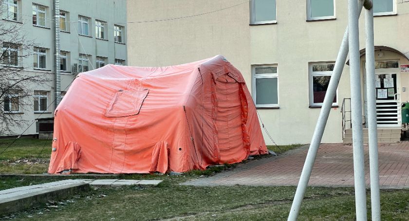 Raport zakażeń koronawirusem