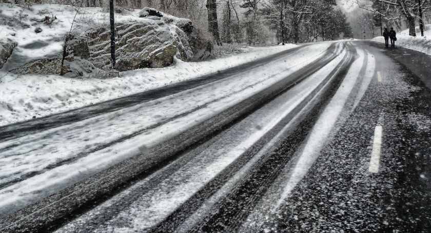 Marznący deszcz i gołoledź. IMGW alarmuje