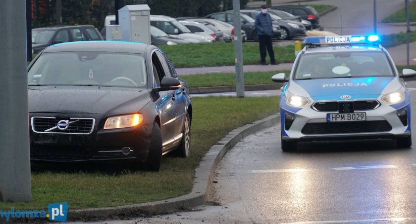 Ale pech! Kolizję na rondzie Solidarności spowodował poszukiwany