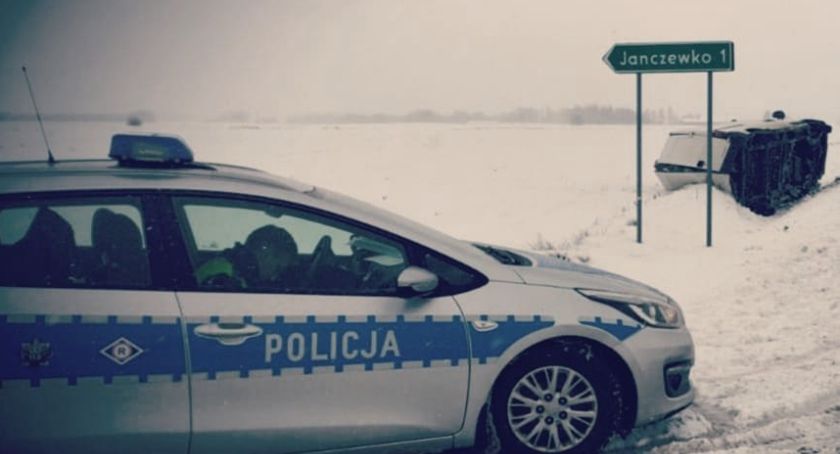 Bus wypadł z drogi