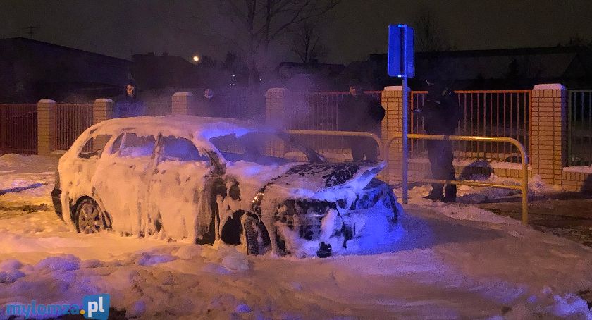 Toyota spłonęła całkowicie [FOTO]