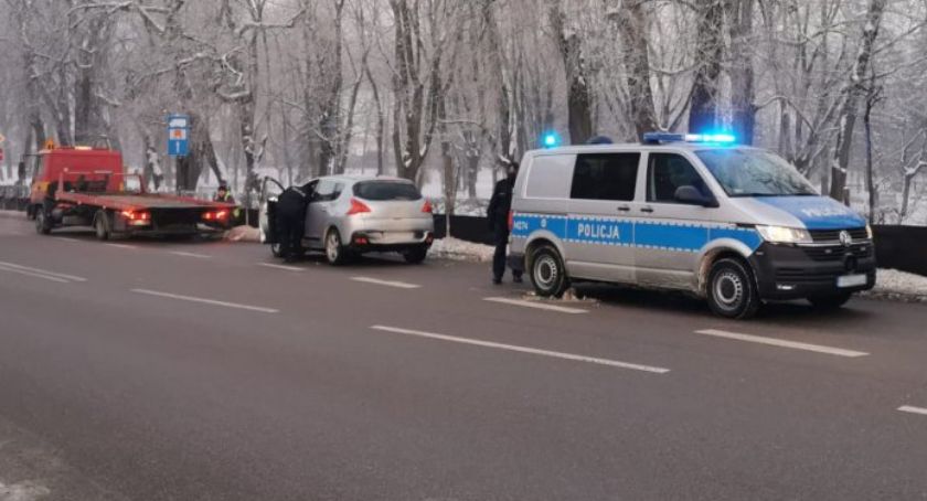 Policyjna akcja na Wojska Polskiego w Łomży. Zatrzymano podejrzanych! [FOTO]