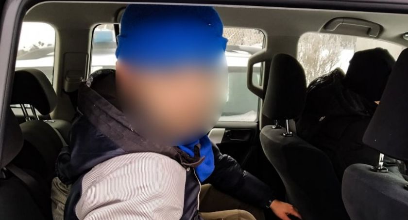 Odpowie za rozbój z użyciem noża i samouwolnienie. Policja ujawnia szczegóły [FOTO]