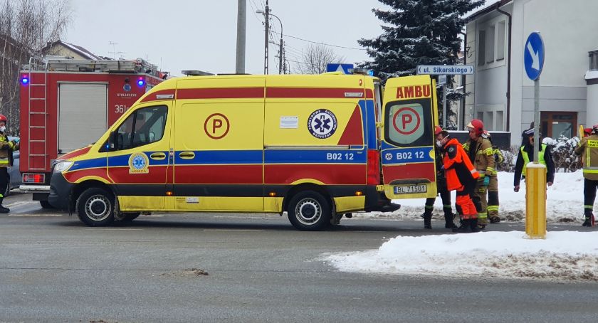 Potrącenie na Sikorskiego. Poszkodowana w szpitalu [FOTO]