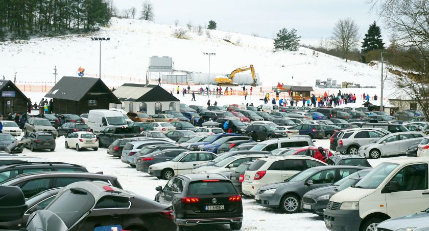 Tłumy narciarzy i snowboardzistów na stoku w Rybnie [FOTO]