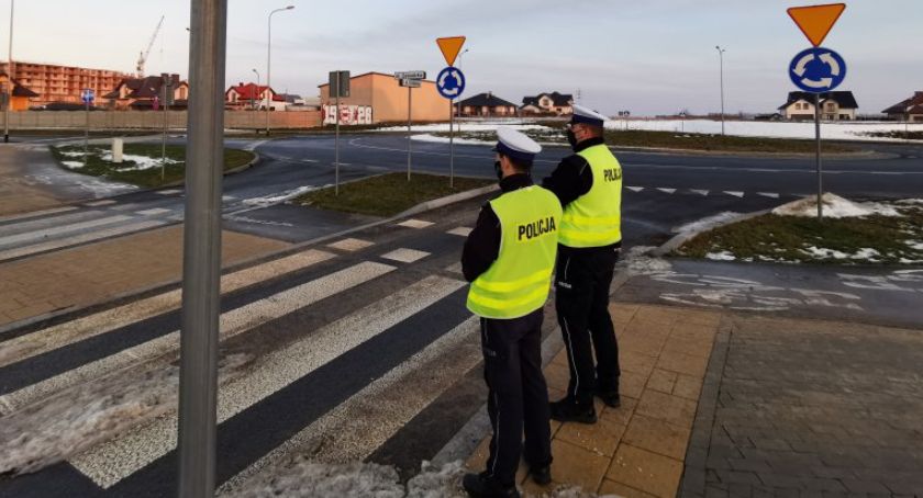 Czuwają nad bezpieczeństwem pieszych