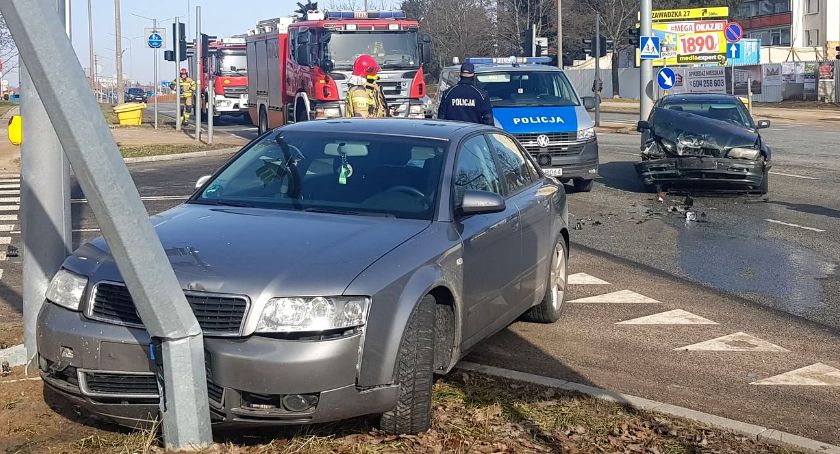 Kraksa na ul. Zawadzkiej. Uwaga na utrudnienia! [FOTO]