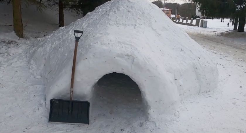 Ogromne igloo z kominkiem w Piątnicy. Widzieliście? [VIDEO]
