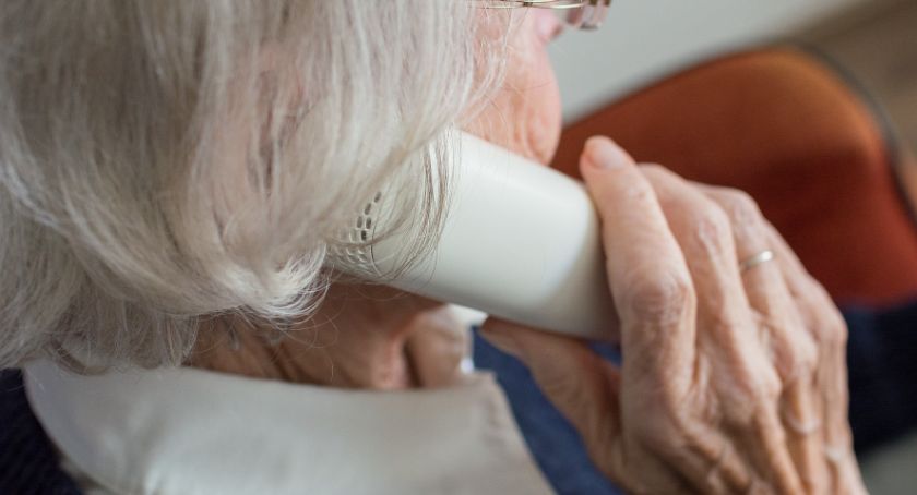 Seniorzy mogą liczyć na wsparcie. Pracownicy MOPS-u pomogą w zakupach