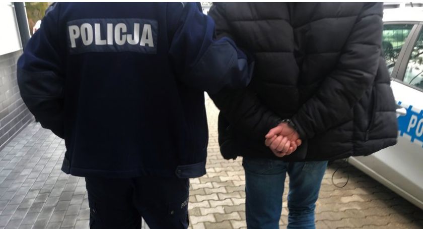 Poszukiwany wpadł, bo nie miał maseczki