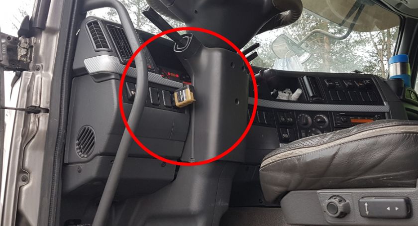 Wyłącznik tacho i niedozwolony sterownik AdBlue w ciężarówkach z Estonii [FOTO]