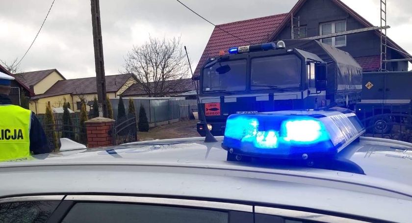 [AKTUALIZACJA] Bomba lotnicza w Miastkowie. Mieszkańcy wrócili do swoich domów [FOTO i VIDEO]