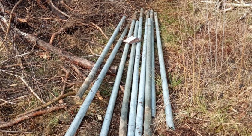 O dwóch takich co ukradli… znaki drogowe [FOTO]