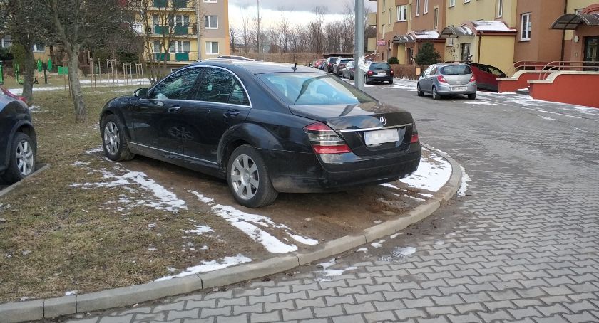 Skrzynka skarg:  Nie ma trawy, nie ma mandatu  