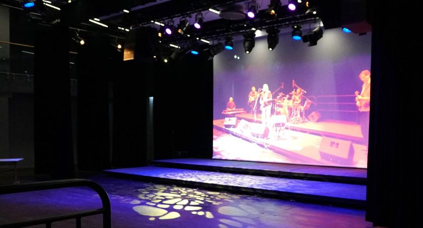 Oglądamy łomżyńską Halę Kultury. Obiekt robi wrażenie [VIDEO i FOTO]