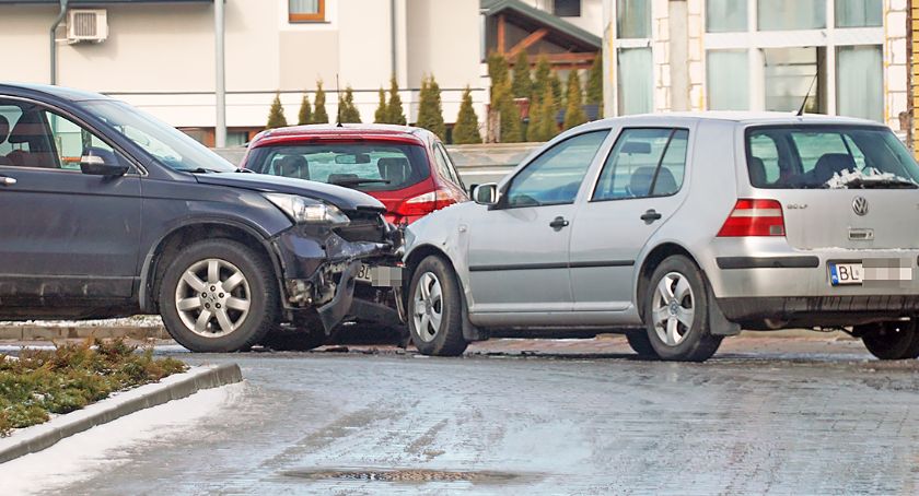 Uważajmy na drogach osiedlowych. Kierująca w szpitalu