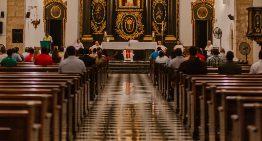 Od jutra ostrzejsze limity wiernych w kościołach