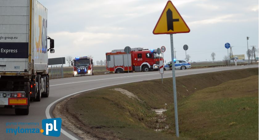 Kilkanaście spalonych bel siana i podpalona trwa [FOTO]