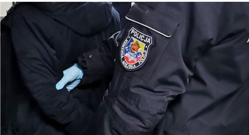 Policjanci zatrzymali miłośnika czekolady i kawy. Mieszkaniec Łomży usłyszał zarzut