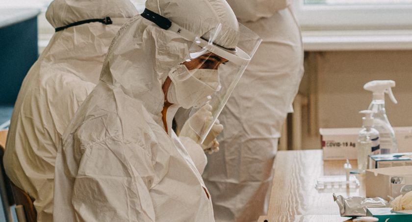 3 zgony i 41 zakażeń. Koronawirus w Łomży i powiecie łomżyńskim
