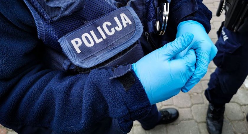 Podlascy policjanci kontrolują przestrzeganie obostrzeń