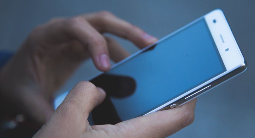 Twoja paczka została zatrzymana przez służby celne? To oszustwo