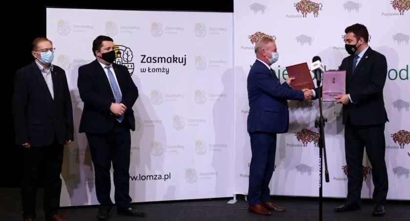 Marszałek poprowadzi Skansen w Nowogrodzie. Włodarze podpisali list intencyjny