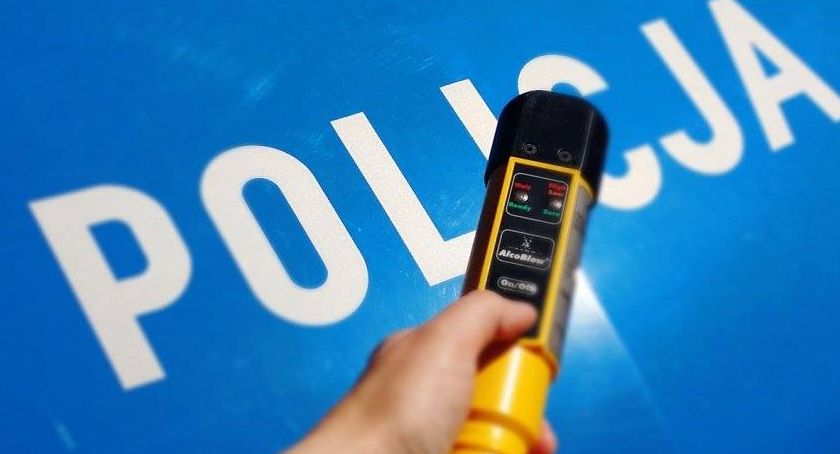 Gmina Piątnica: Policjant po służbie zatrzymał nietrzeźwego kierowcę renault