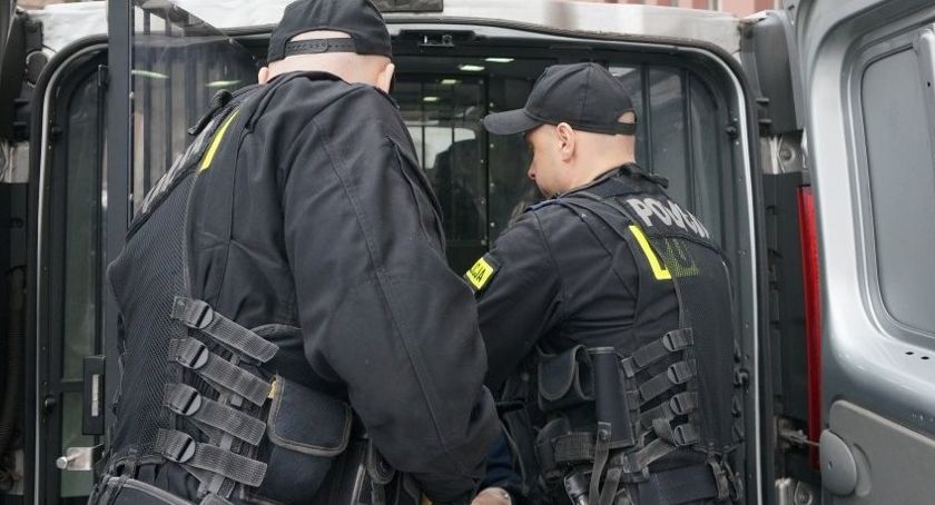 Groził siekierą! Domownicy zabarykadowani się na strychu
