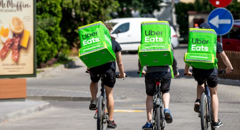 Uber Eats wkrótce wystartuje w Łomży. Poszukiwani są kurierzy!