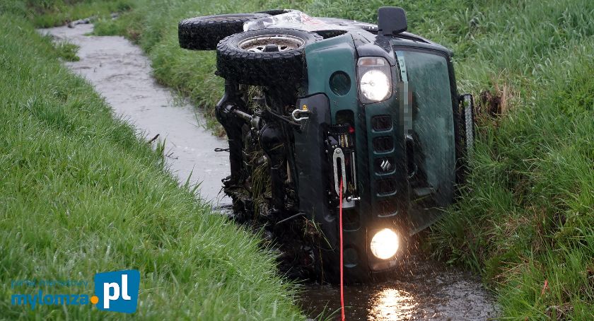 Ułańska fantazja offroadowców. Wpadli do strugi [FOTO]
